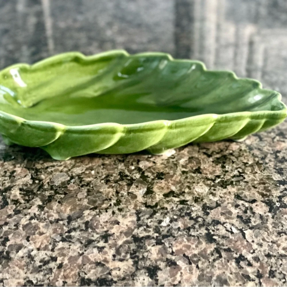 Italian Green Leaf-Shaped Ceramic Dish - Picture 9 of 11